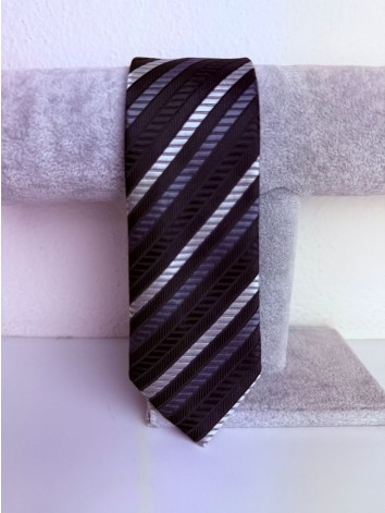 Pánska čierna saténová úzka kravata so sivými pásikmi