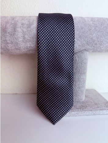Pánska sivo-modrá saténová úzka kravata s jemným vzorom malých kociek