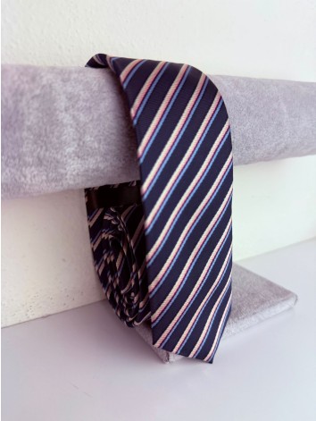 Pánska tmavá modrá saténová úzka kravata s farebnými pásikmi