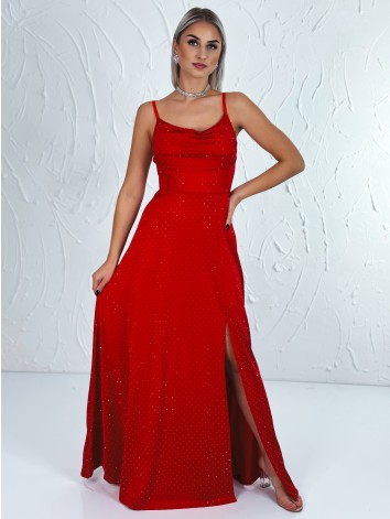 Priliehavé šaty na svadbu alebo na ples s kamienkami a rázporkom - červené