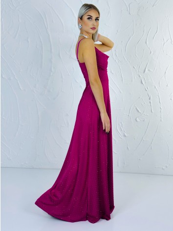Priliehavé šaty na svadbu alebo na ples s kamienkami a rázporkom - cyklamenové