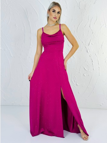 Priliehavé šaty na svadbu alebo na ples s kamienkami a rázporkom - cyklamenové