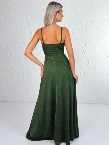 Priliehavé šaty na svadbu alebo na ples s kamienkami a rázporkom - khaki