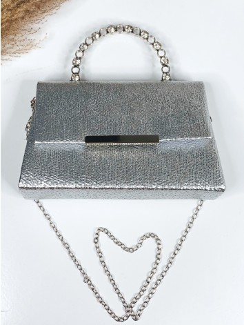 Strieborná spoločenská kabelka s ozdobnými kamienkami a remienkom