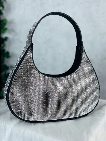 Trblietavá dámska spoločenská kabelka s výrazným leskom - čierna