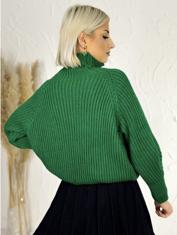 Zelený dámsky hrubý rolákový sveter v oversize strihu
