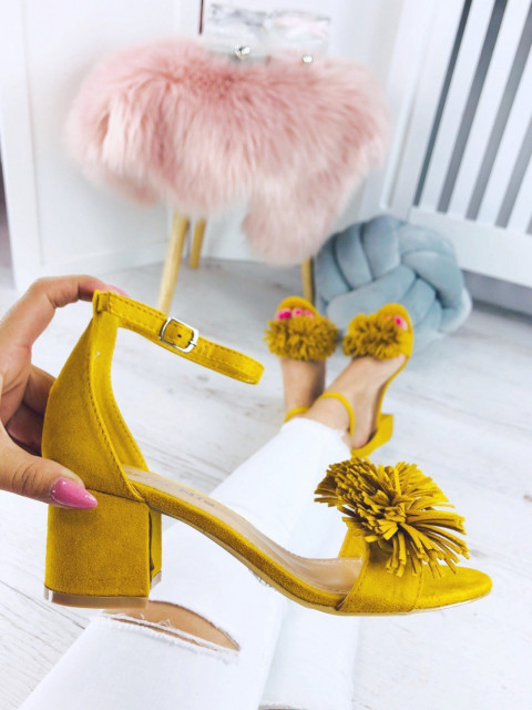 Dámske žlté sandálky Strapp
