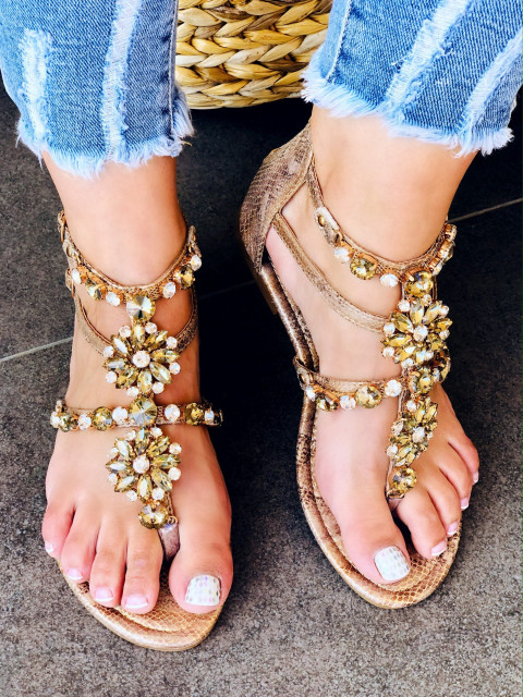 Dámske zlaté sandálky s kamienkami