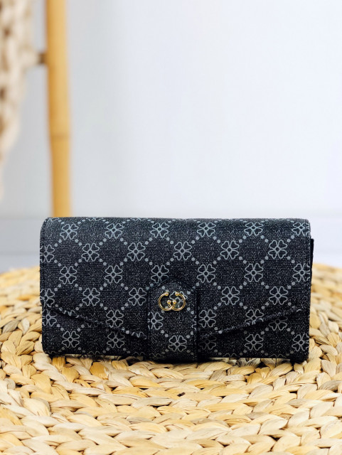 Dámska čierna peňaženka so vzorom