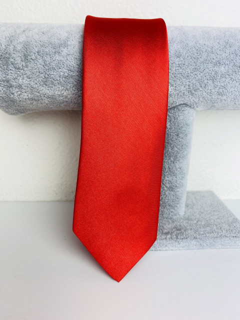 Pánska červená lesklá saténová úzka kravata