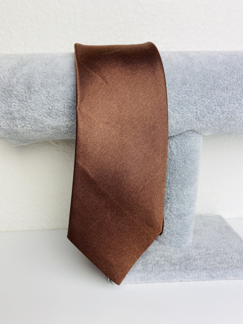 Pánska hnedá saténová úzka kravata