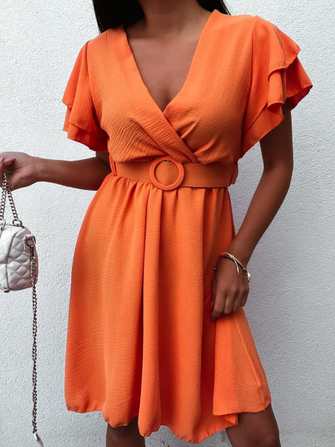 Oranžové šaty s opaskom a volánovými rukávmi