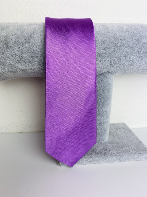 Pánska fialová saténová úzka kravata