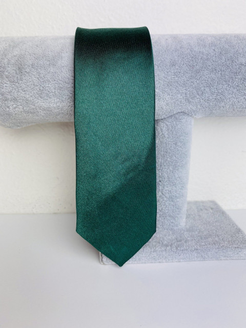 Pánska tmavá zelená saténová úzka kravata
