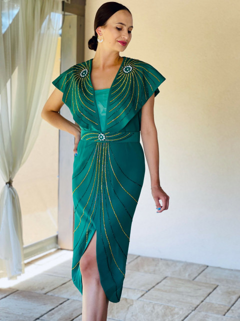 Exkluzívne dámske spoločenské šaty s opaskom a kamienkami pre moletky- zelené