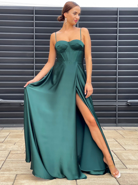 Exkluzívne dlhé saténové spoločenské šaty s razporkom - zelená