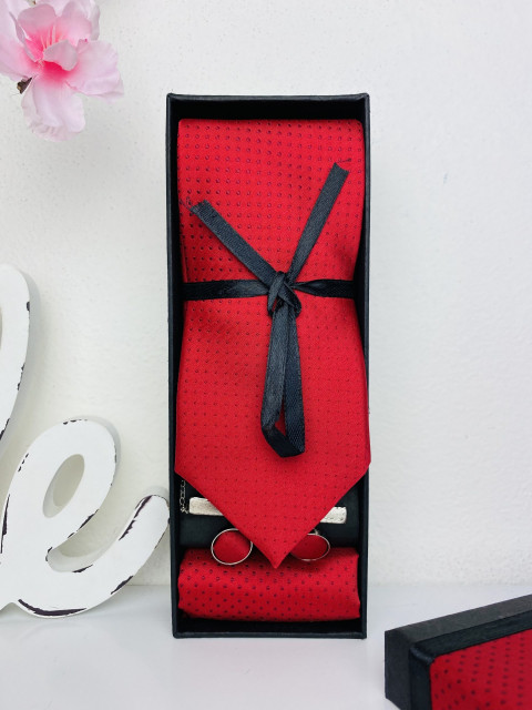 Pánsky červený 4 dielny set : kravata, vreckovka, spona a manžetové gombíky