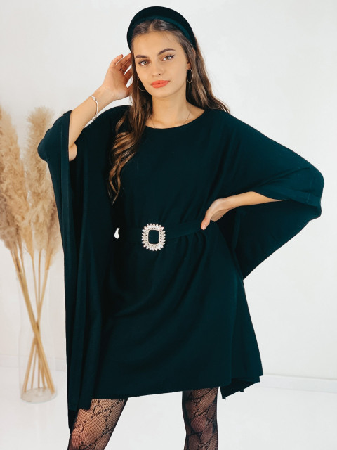Dámske svetríkové šaty s opaskom a brošňou - čierne