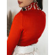 Dámsky červený rolákový sveter s ozdobnými perlami