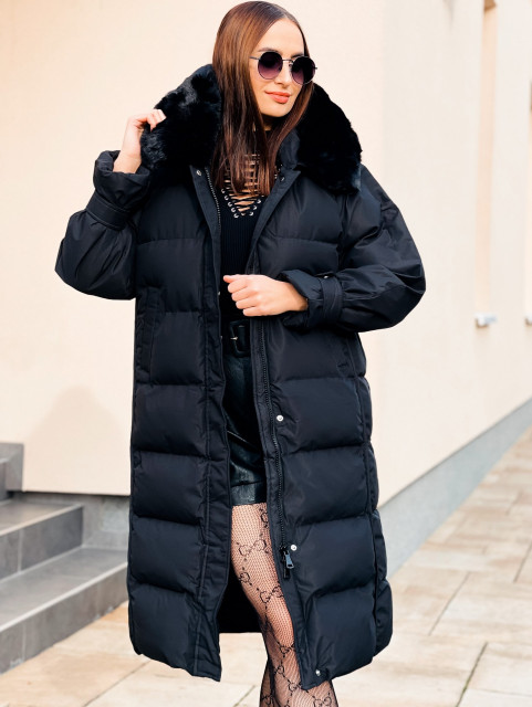 Dámska zimná prešívaná bunda s kožušinovou kapucňou - čierna