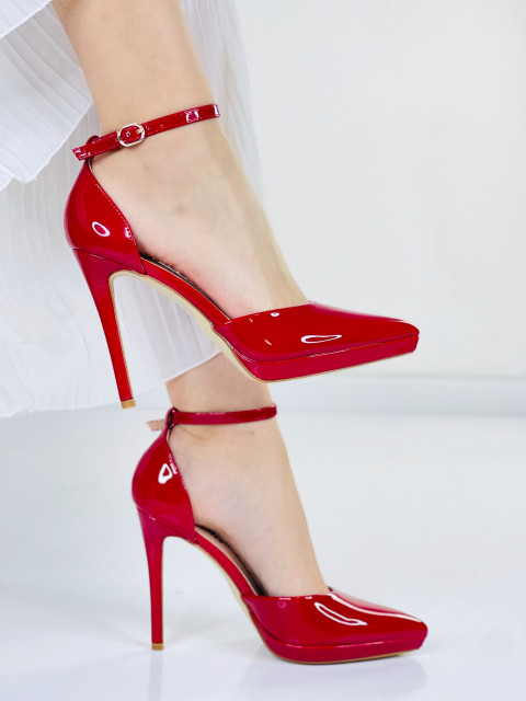 Dámske sandále s vysokým tenkým opätkom - červené