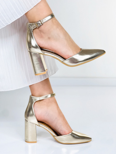 Dámske zlaté sandále na hrubom opätku ARIEL