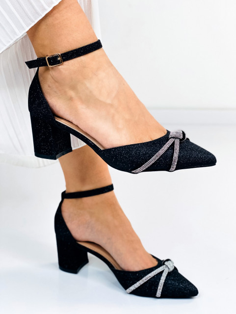 Dámske čierne trblietavé sandále s kamienkami