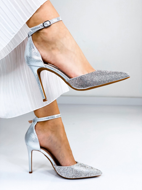 Dámske strieborné exkluzívne sandále s kamienkami 