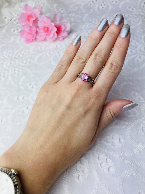 Dámsky strieborný prsteň s ružovým kryštálom 1