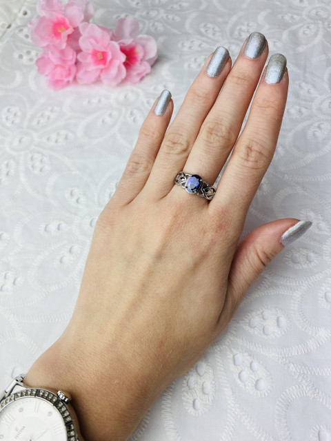 Dámsky strieborný prsteň s fialovým kryštálom 3