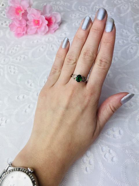 Dámsky strieborný prsteň so zeleným kryštálom 3