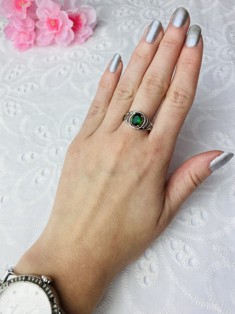 Dámsky strieborný prsteň so zeleným kryštálom 4