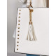 Dámska biela kabelka s remienkom a strapcom